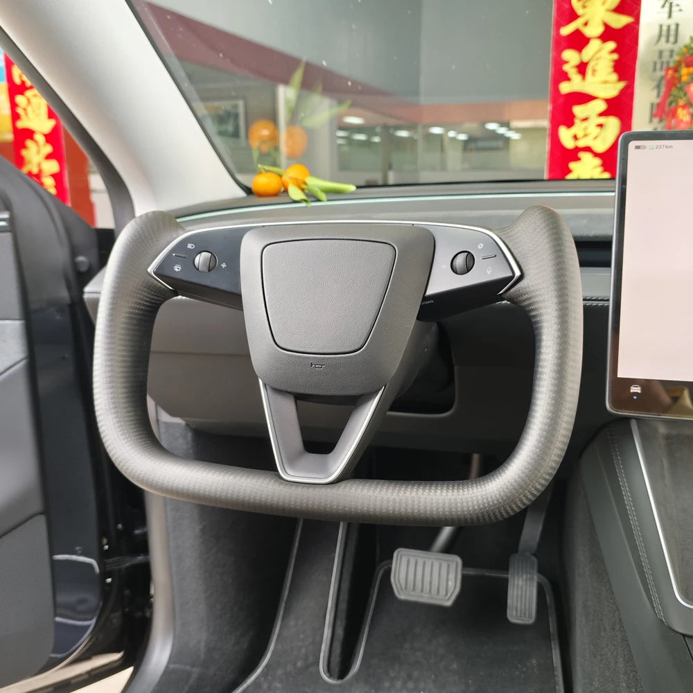 Tesla - Model Y Juniper - Carbon Yoke Carbonit