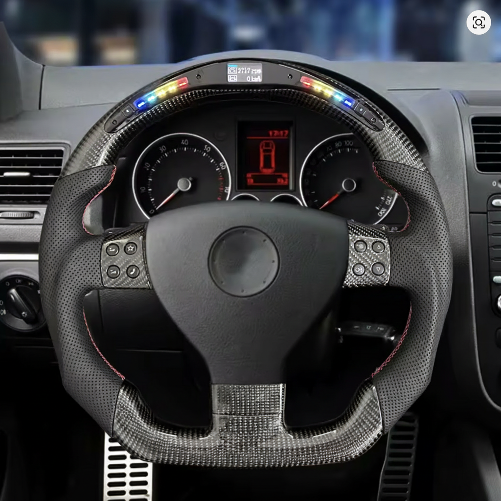 VW Golf MK5 - Røde detaljer - Med knapper - LED Skærm - Carbonit